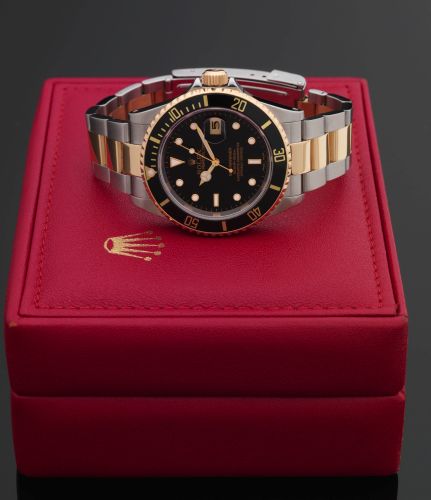 Submariner Date 16613 Black Superluminova